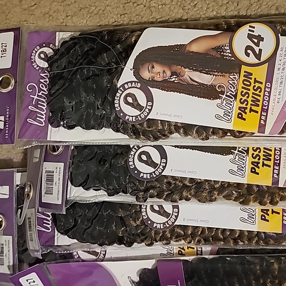 Hair extensions for braiding - Picture 3 of 17